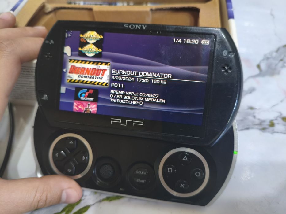 Sony PSP Go с кучей игр