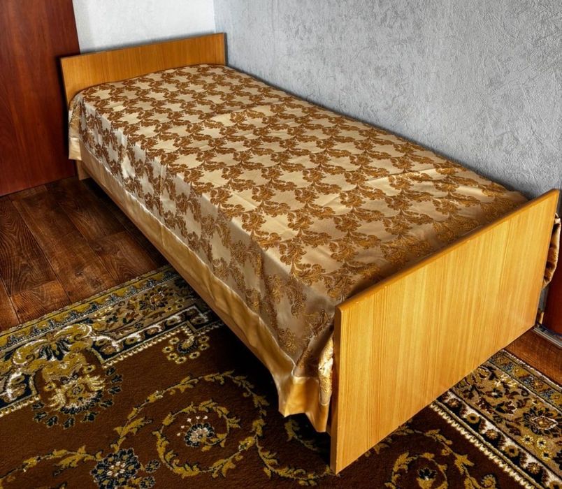 Продам кровать, тумбу под ТВ
