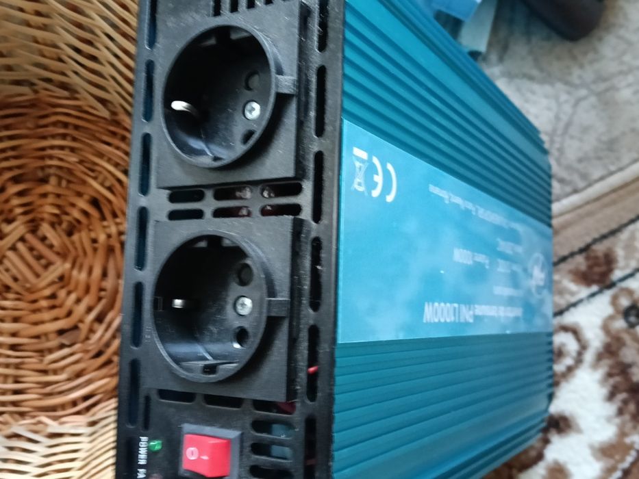 Invertor de tensiune PNI SP1000W cu sinusoida pura, alimentare 12V sinus pur