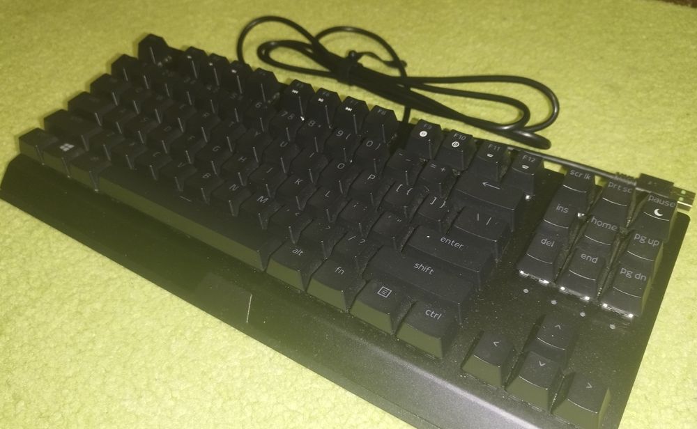 Razer BlackWidow V3 Tenkeyless – Рядко използвана, като нова!