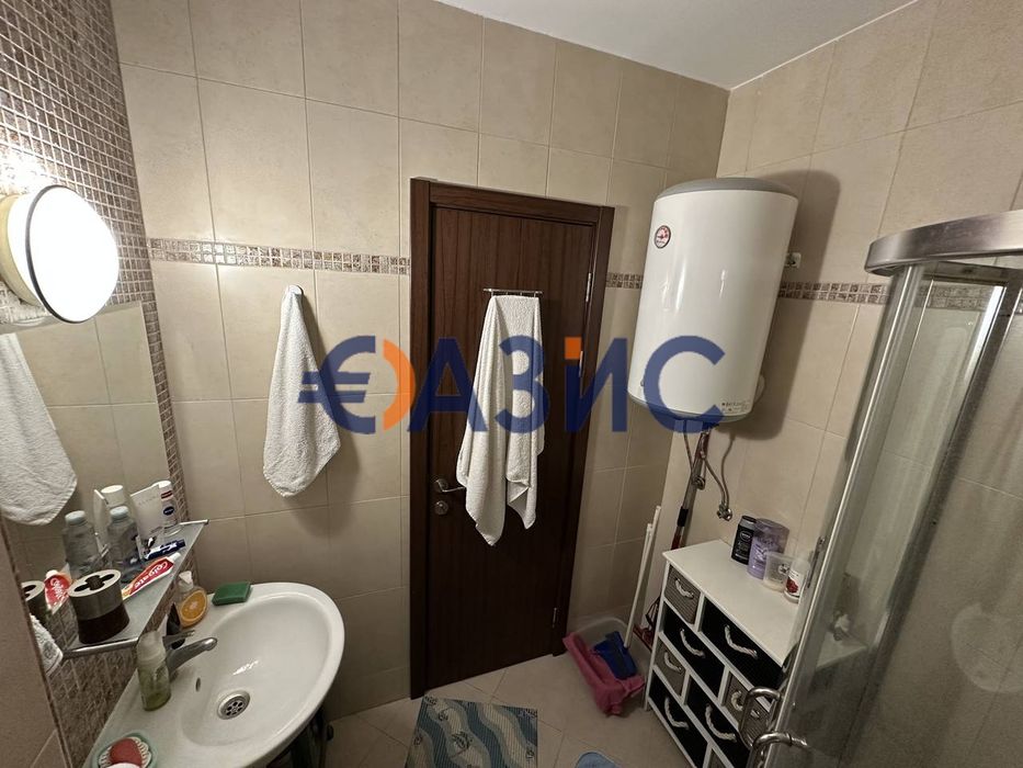 Продава се Двустаен апартамент в к.к. Слънчев бряг - 60 кв.м за 1584 €/кв.м - Снимка #2
