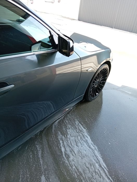 BMW e60 2005  3.0
