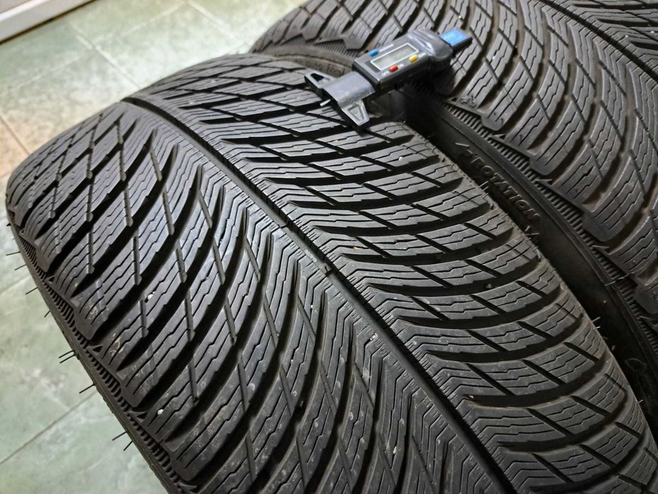 2 anvelope 235/35 R19 Michelin