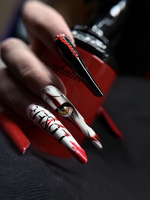 Unghii cu gel sau manichiura clasica Brașov