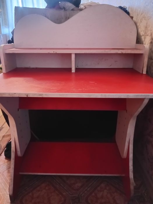 Продам.Школьная парта.