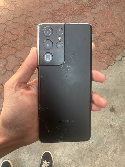 Samsung S21ultra silver 5G sotiladi aybi faqat orqa kriwkasi singan