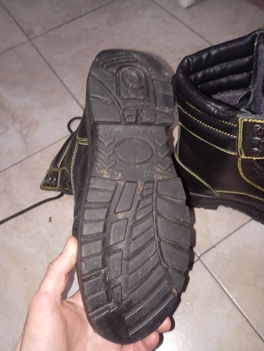 Нови 44 работни кубинки