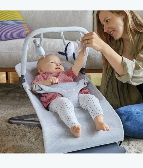 Шезлонг Ergobaby Evolve + дуга с океаническими животными