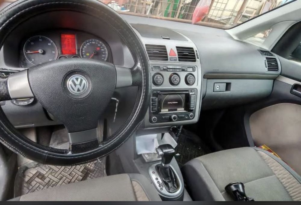 VOLKSWAGEN Touran 2008 — imagine 4