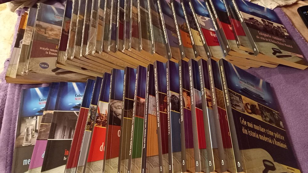 Vand lot de 43 carti captivante romanesti noi,multe infoliate