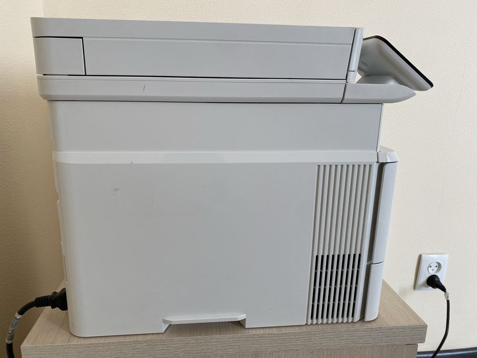 Принтер МФУ HP LaserJet Pro MFP 4103 fdw (почти новый)