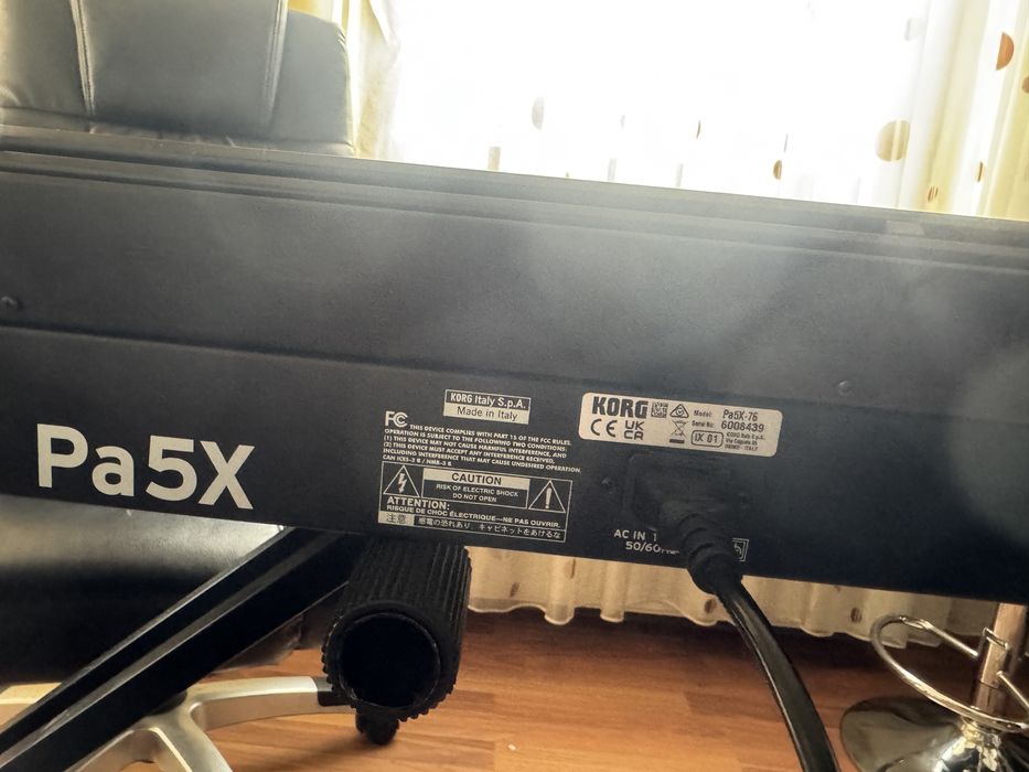 Vand/ schimb Korg PA5X 76 garantie 3 ani