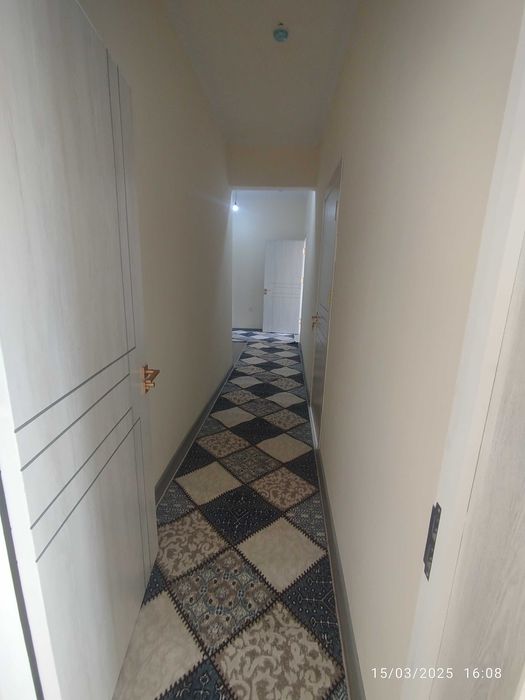 Qorasuv 3 da 2 xonali uy oilaga ijaraga beriladi uzoq muddatga