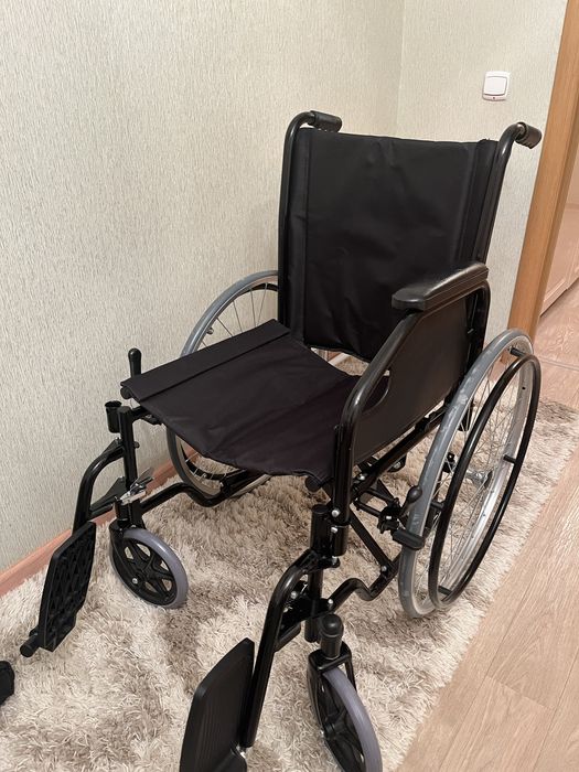Продам инвалидную коляску