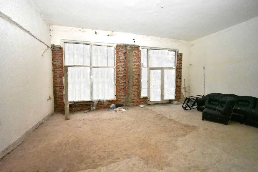 Търговско помещение в гр. Перник, идеален център