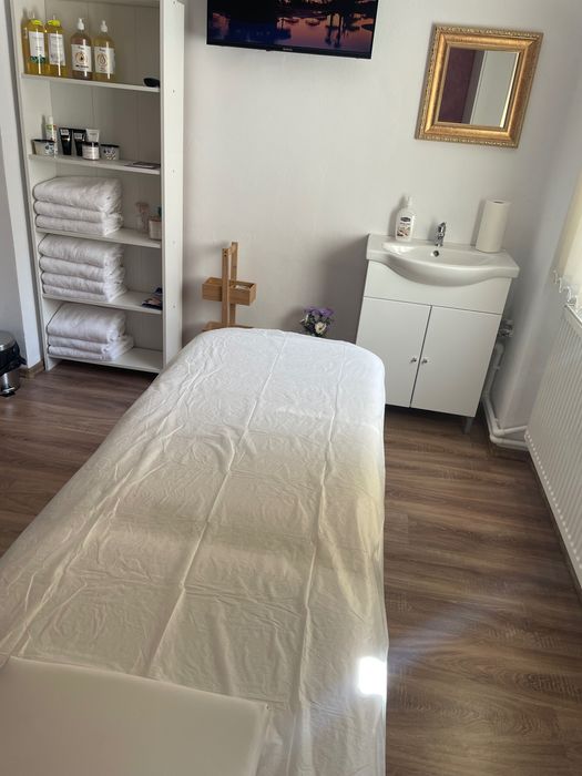 Cristal Massaje Therapy