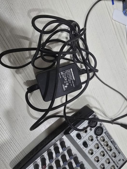Микшер Behringer