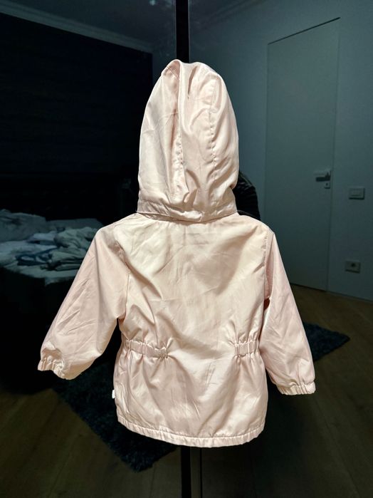 Geacă vânt + 2 căciulițe, mărimea 92