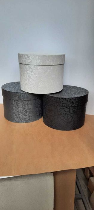 Cutii catifea pentru aranjamente florale sau trusou botez