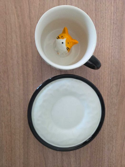 Ceasca cu farfurie cu pisica 3D