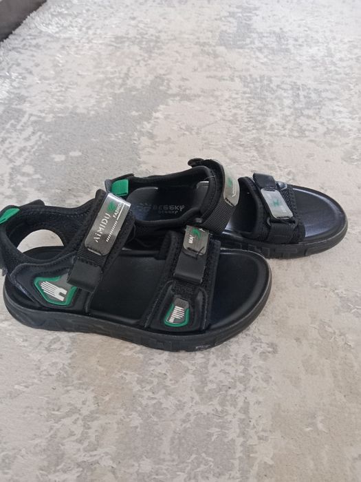 Продам детскую обувь 32 размер