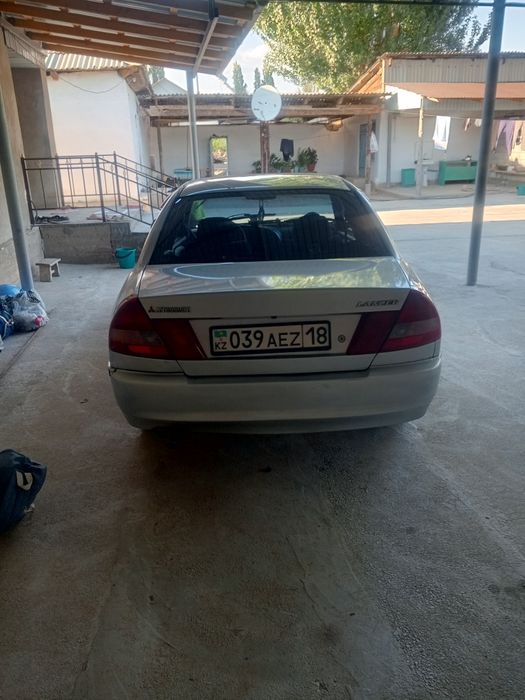 Митсубиши лансер