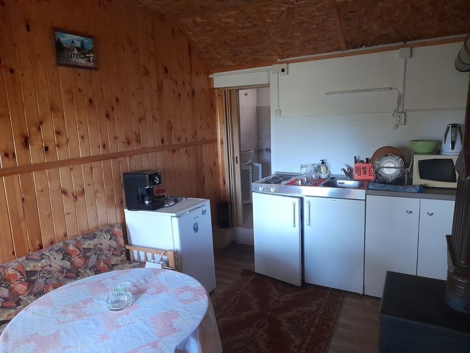 Обзаведена къща в с. Искър