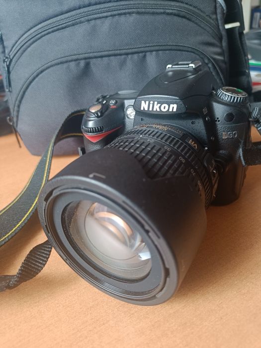 Nikon D90 и обектив Nikkor AF-S 18-105 DX