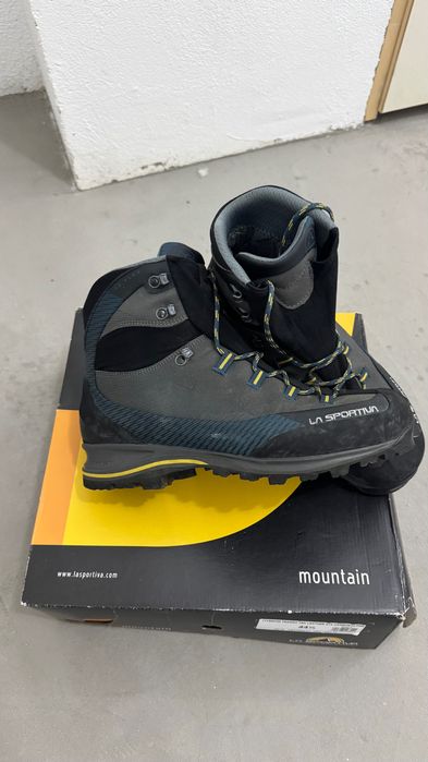 Vând bocanci La Sportiva Trango TRK Leather GTX, mărimea 44½.