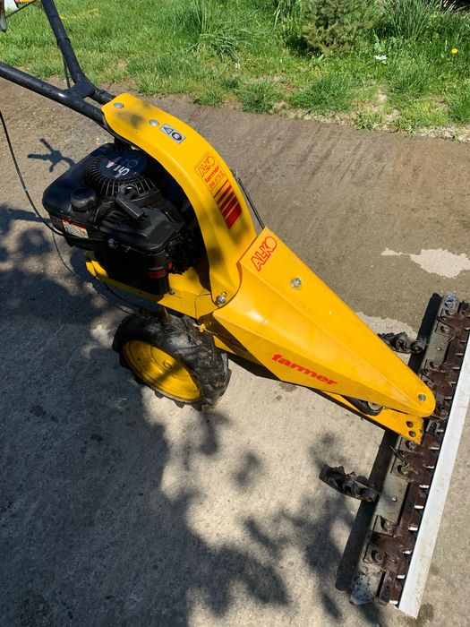 Vand unelte agricole