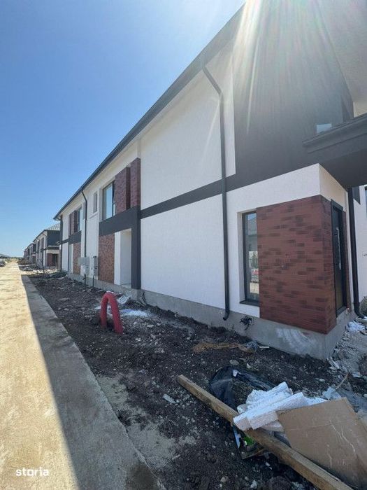 Apartament 2 camere+curte 60mp si 2 locuri de parcare/Cartierul Indep