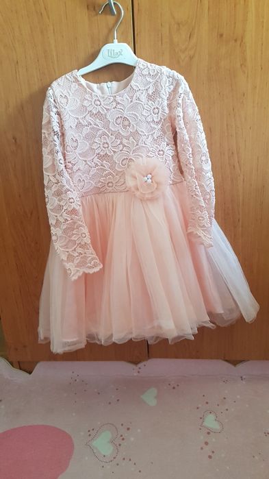 Дрешки за момиче 6г.