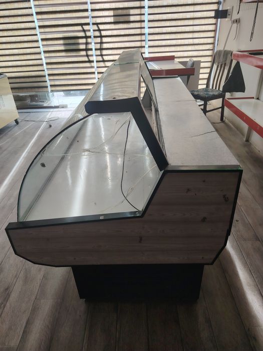 Holodilnik vitrina 500 l