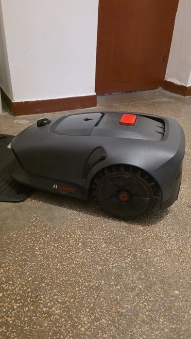 Mova 1000 robot pentru  tuns iarba