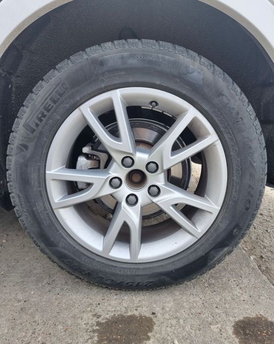 De vanzare 4 jante cu cauciuri de iarna in stare foarte buna