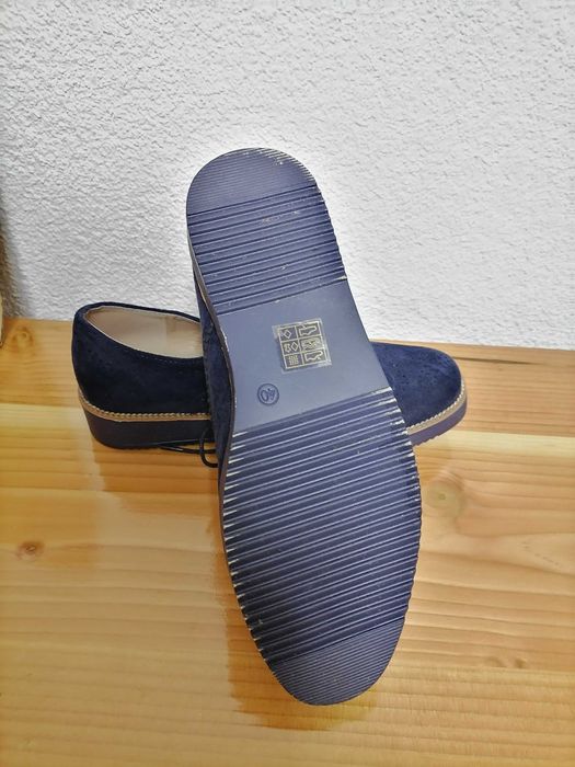 Продавам чисто нови обувки Тенденз