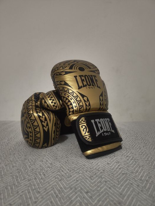 Боксови ръкавици Leone