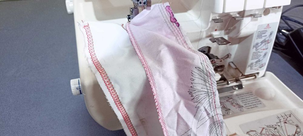 Masina de surfilat/Uberdeck Singer 14T957DC