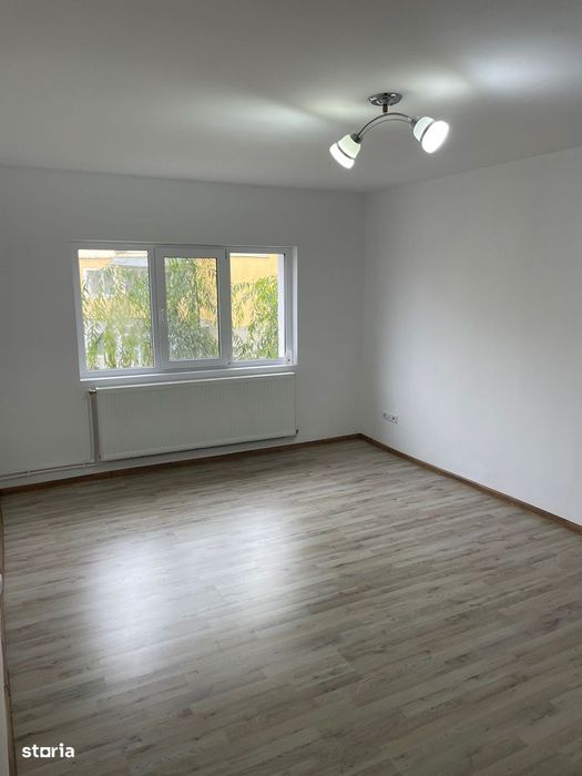 De vanzare apartament 2 camere, zona 800