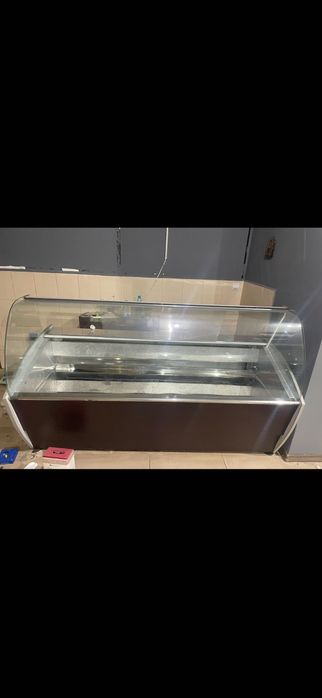 Витрина за магазин