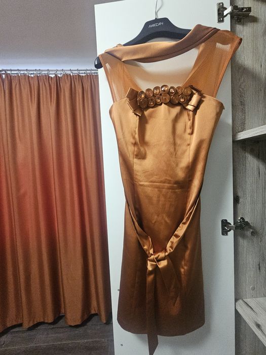 Rochite elegante de ocazie