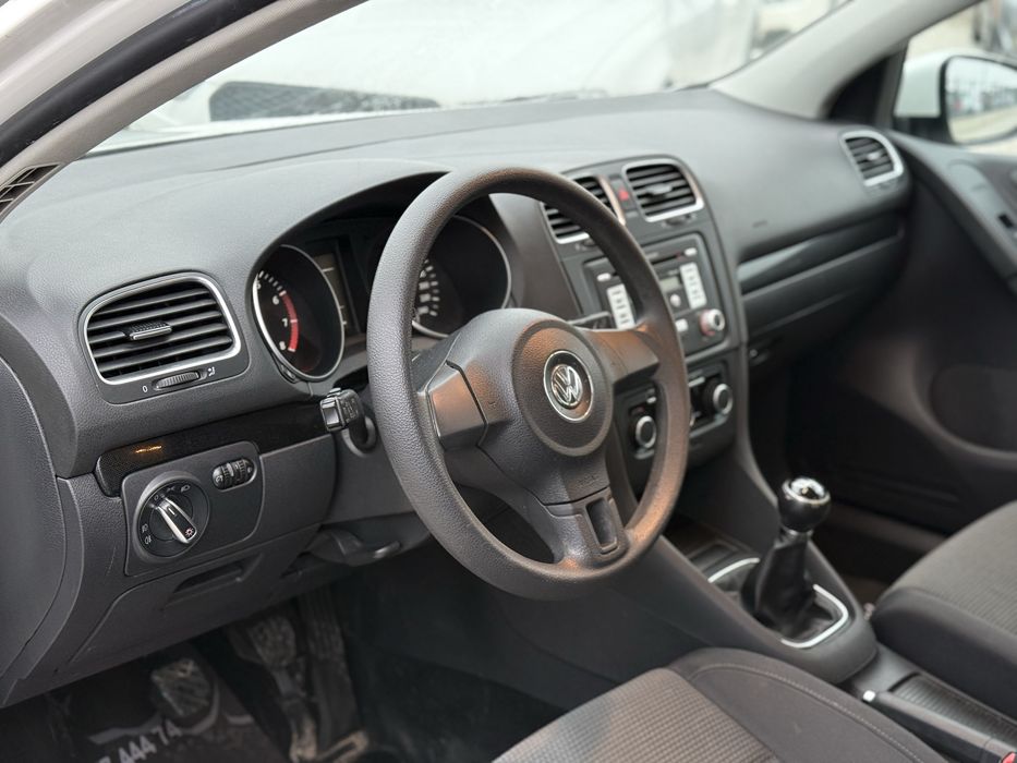 VW Golf 1.2i* 2013г* ТОП Състояние* 122.000КМ* ГАРАНЦИЯ*