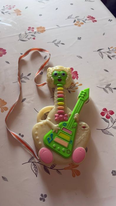 Продаю детские музыкальные игрушки