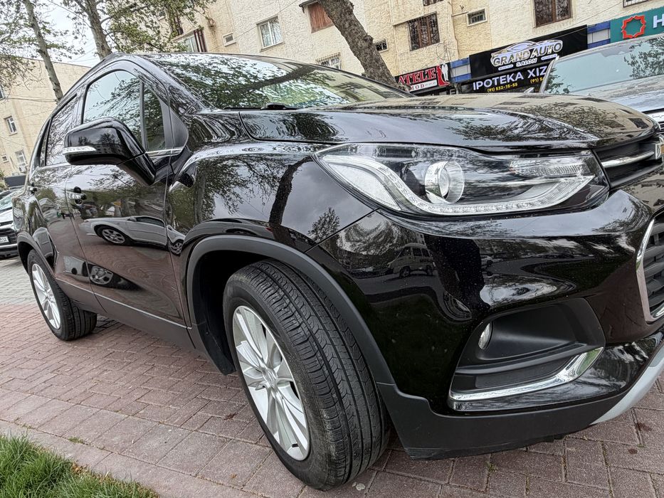 Продаёться трекер 1 в идеальном состояние без вложение имееться торг