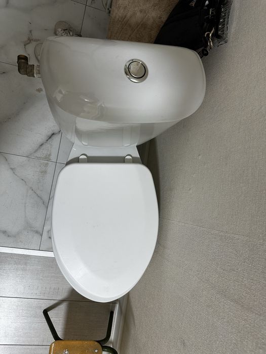 Продаю б/ушный унитаз