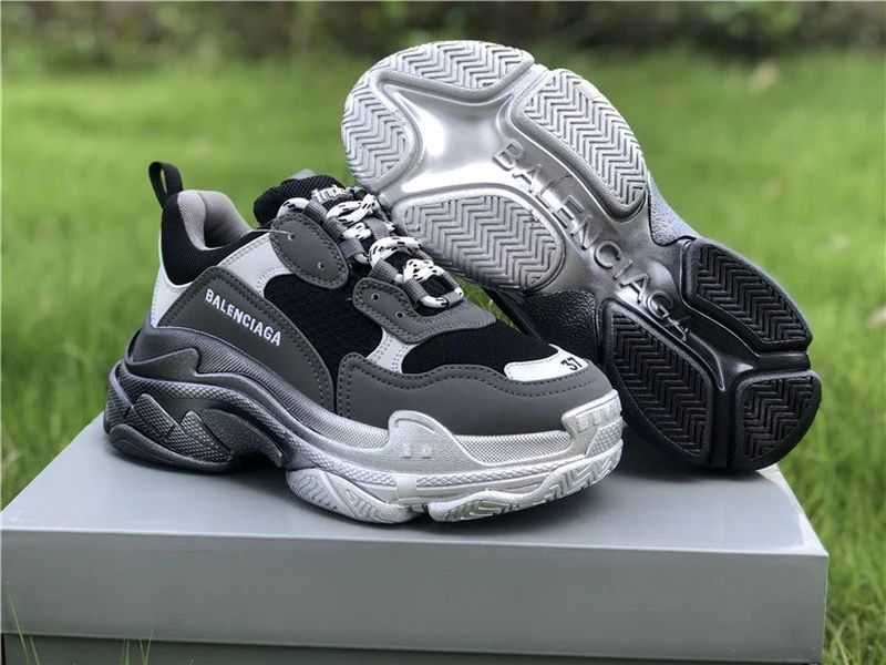 Balenciaga Triple S - Olive/White/Black