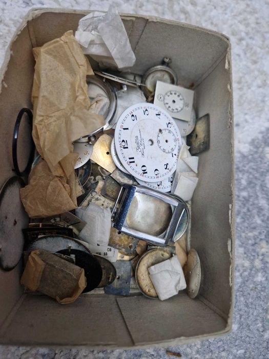 Lot de Mecanisme Cadrane pentru Ceasuri de Buzunar si de Mana.