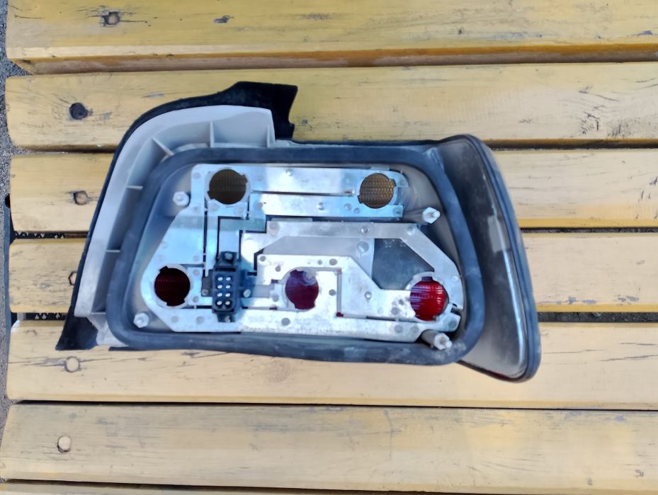 Задний фар бмв е36