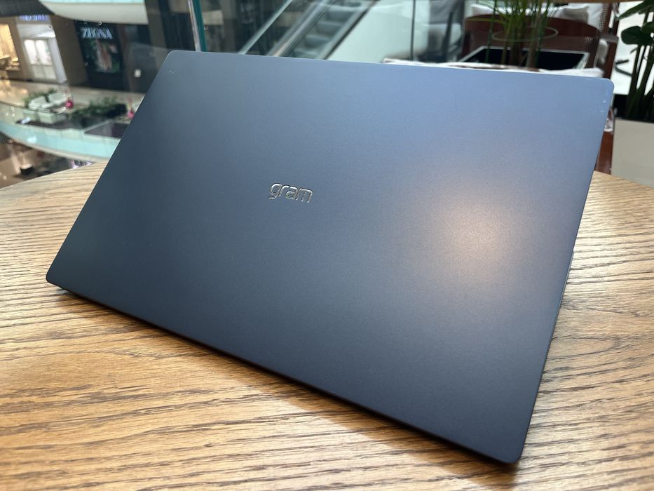 LG gram SuperSlim (USA)