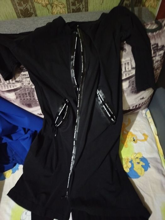 Продам  платья синие и чёрное